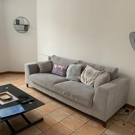 Appartement Avec Terrasse Gien Kültér fotó