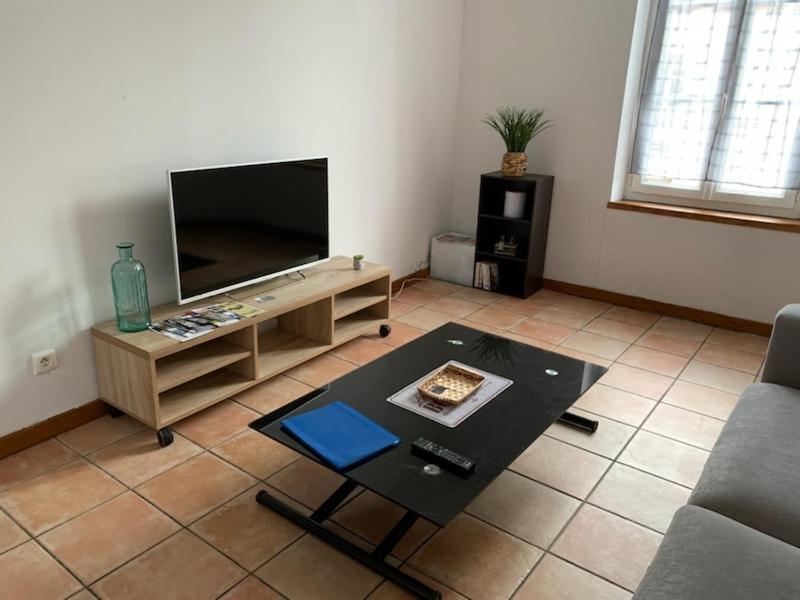 Appartement Avec Terrasse Gien Kültér fotó