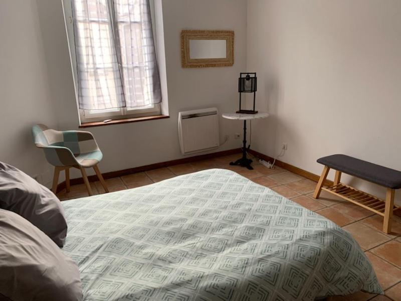 Appartement Avec Terrasse Gien Kültér fotó