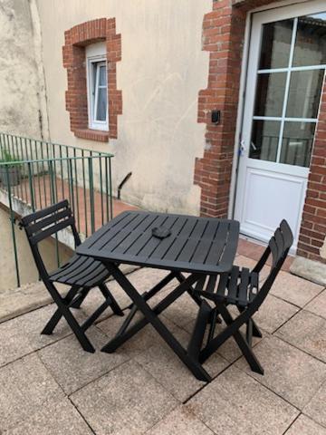 Appartement Avec Terrasse Gien Kültér fotó
